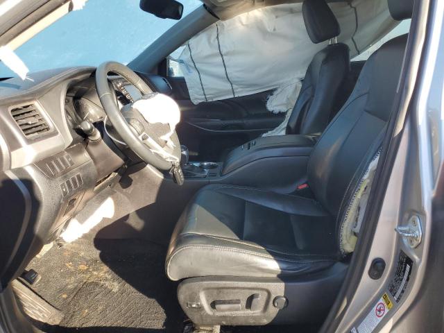 5TDJKRFH2GS269138 - 2016 TOYOTA HIGHLANDER XLE 银色 照片 7