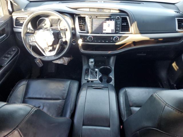 5TDJKRFH2GS269138 - 2016 TOYOTA HIGHLANDER XLE 银色 照片 8