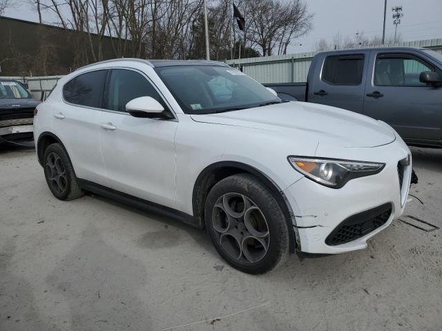 ZASFAKBN8J7B87421 - 2018 ALFA ROMEO STELVIO TI WHITE photo 4