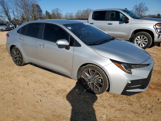 JTDS4MCE6MJ056875 - 2021 TOYOTA COROLLA SE ვერცხლისფერი ფოტო 4