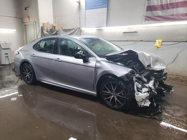 4T1T11AK5RU854726 - 2024 TOYOTA CAMRY SE NIGHT SHADE SILVER photo 4