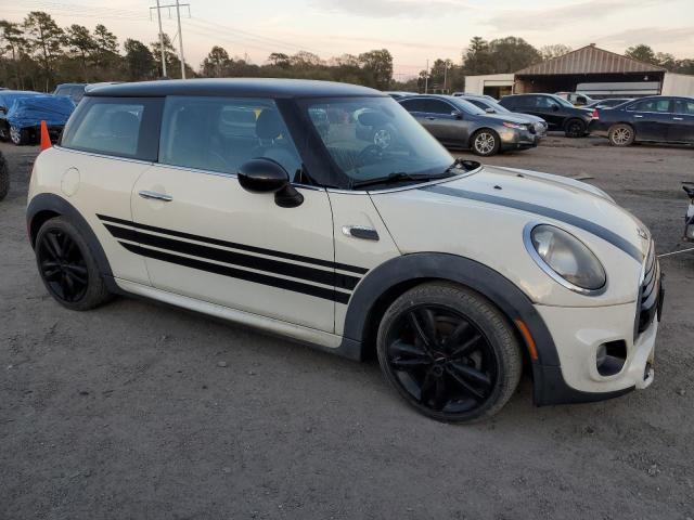 WMWXP5C5XGT739753 - 2016 MINI COOPER CREAM photo 4