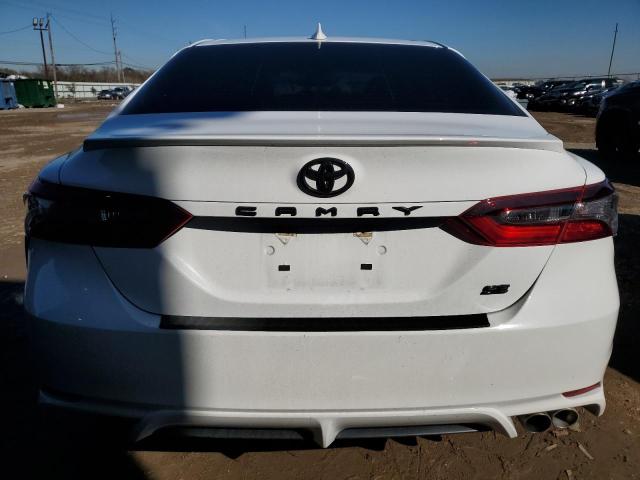 4T1G11AK8PU816101 - 2023 TOYOTA CAMRY SE NIGHT SHADE WHITE photo 6