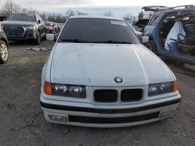 4USCD7322TLC50315 - 1996 BMW 318 I WHITE photo 5