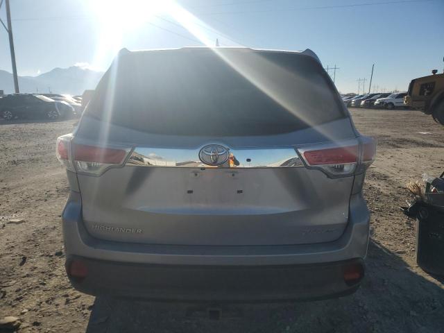 5TDJKRFH4FS136394 - 2015 TOYOTA HIGHLANDER XLE SILVER photo 6