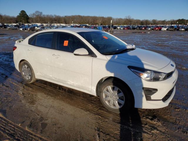 3KPA24AD2ME382844 - 2021 KIA RIO LX WHITE photo 4