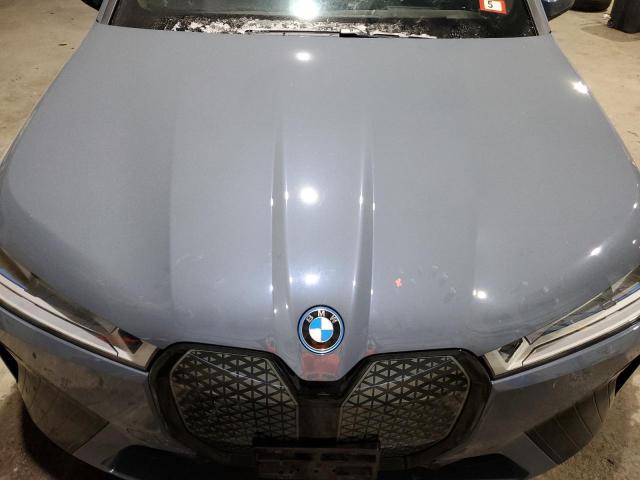 WB523CF0XPCL86360 - 2023 BMW IX XDRIVE50 GRAY photo 12