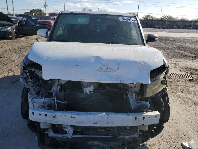 JTLZE4FE1DJ046881 - 2013 TOYOTA SCION XB 白色 照片 5