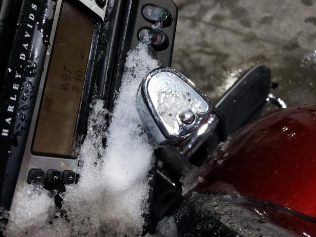 1HD1KB4159Y624094 - 2009 HARLEY-DAVIDSON FLHX RED photo 8