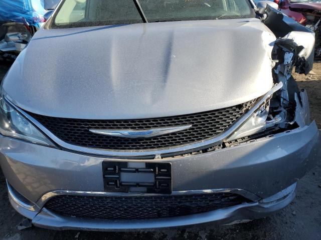 2C4RC1BG6JR261798 - 2018 CHRYSLER PACIFICA TOURING L SILVER photo 12