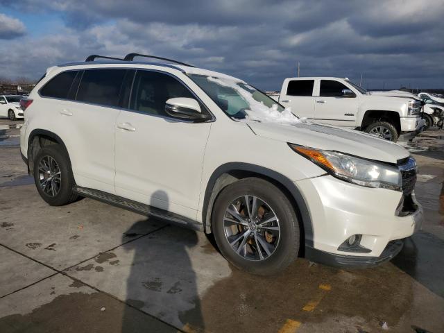 5TDKKRFH7GS505688 - 2016 TOYOTA HIGHLANDER XLE WHITE photo 4