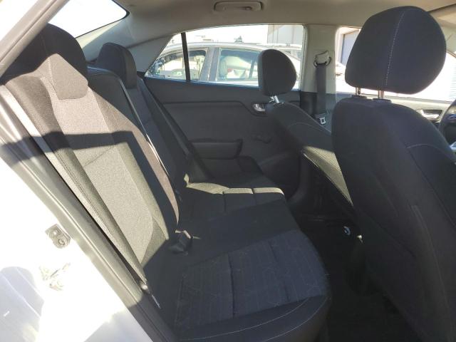 3KPA24AB9JE065721 - 2018 KIA RIO LX WHITE photo 10