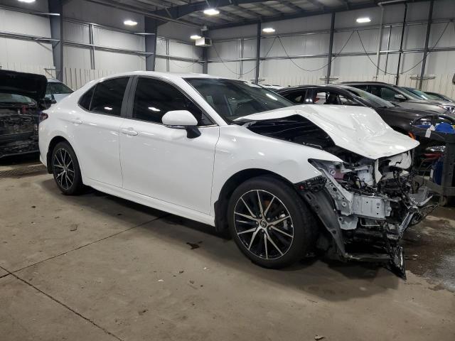 4T1G11AK7RU853319 - 2024 TOYOTA CAMRY SE NIGHT SHADE WHITE photo 4