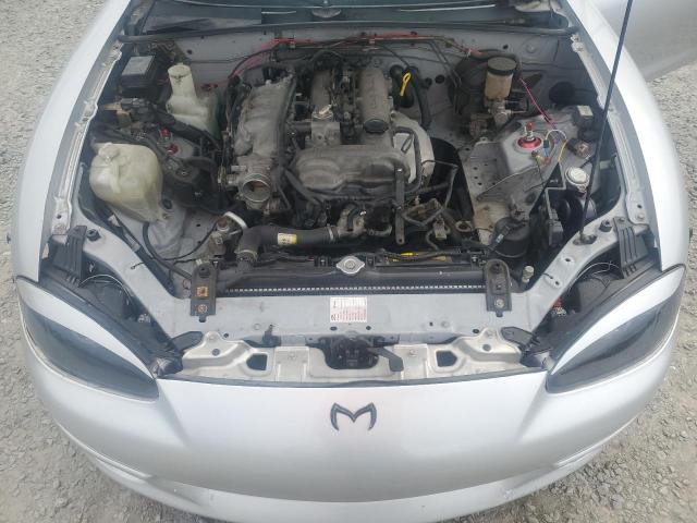 JM1NB353020221914 - 2002 MAZDA MX-5 MIATA BASE GRAY photo 11