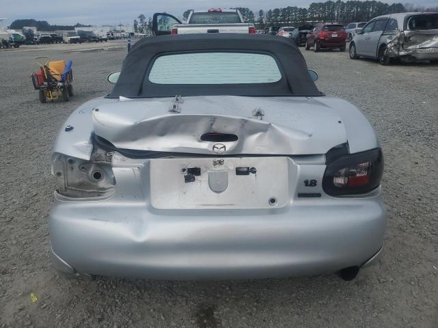 JM1NB353020221914 - 2002 MAZDA MX-5 MIATA BASE GRAY photo 6