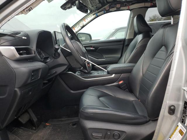 5TDGZRBH8NS256676 - 2022 TOYOTA HIGHLANDER XLE SILVER photo 7