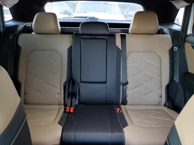 1V2KE2CA4RC239068 - 2024 VOLKSWAGEN ATLAS CROS SE WHITE photo 10