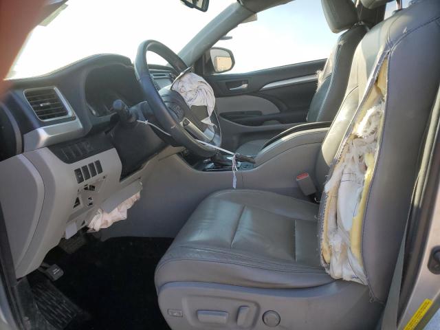 5TDKKRFH2FS047038 - 2015 TOYOTA HIGHLANDER XLE SILVER photo 7