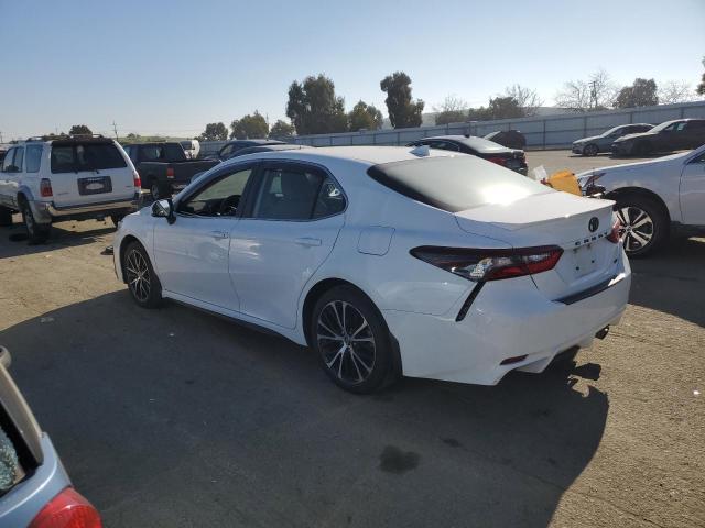 4T1G11AK5PU750087 - 2023 TOYOTA CAMRY SE NIGHT SHADE WHITE photo 2