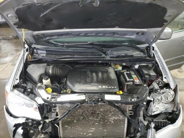 2C4RC1BG2FR629921 - 2015 CHRYSLER TOWN & COU TOURING SILVER photo 12