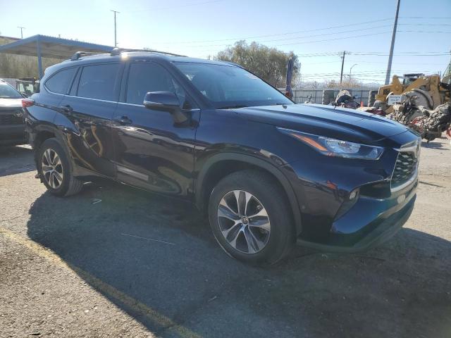 5TDHZRAH7LS508260 - 2020 TOYOTA HIGHLANDER XLE BLUE photo 4