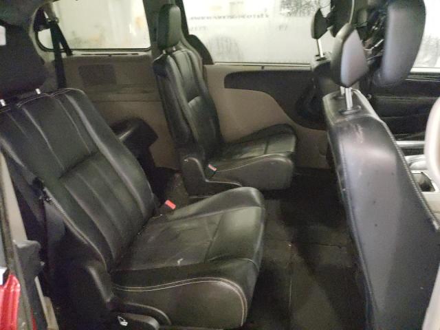 2C4RC1CG5DR660270 - 2013 CHRYSLER TOWN & COU TOURING L RED photo 11