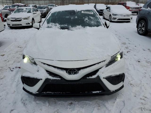 4T1T11AK8PU811477 - 2023 TOYOTA CAMRY SE NIGHT SHADE WHITE photo 5