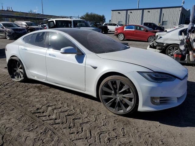 5YJSA1E2XMF427411 - 2021 TESLA MODEL S WHITE photo 4