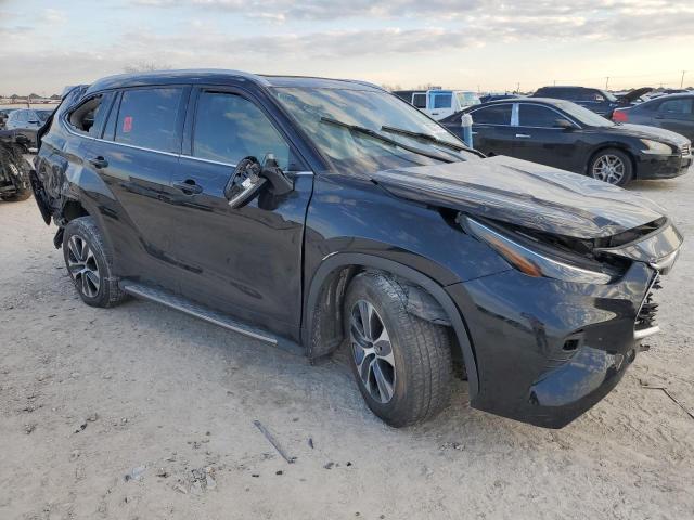 5TDGZRAH2NS141248 - 2022 TOYOTA HIGHLANDER XLE BLACK photo 4