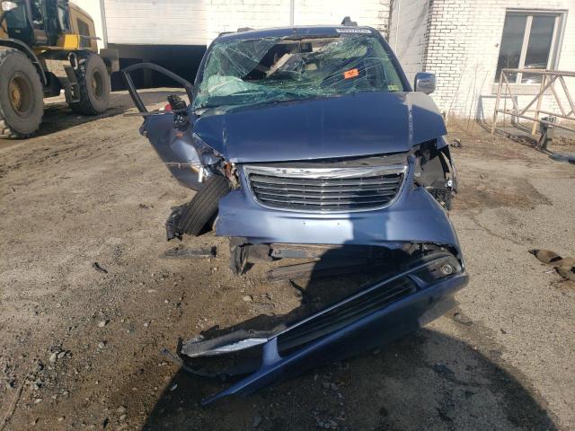 2A4RR8DG7BR759220 - 2011 CHRYSLER TOWN & COU TOURING L BLUE photo 5