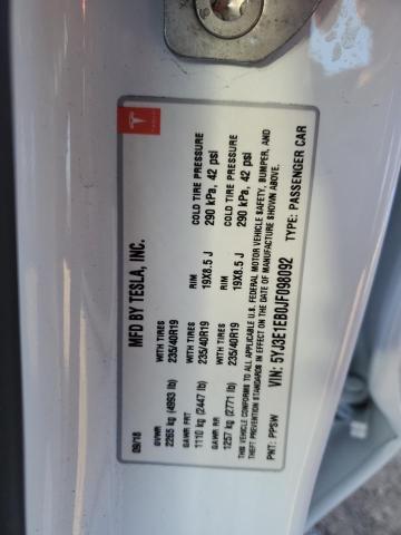 5YJ3E1EB0JF098092 - 2018 TESLA MODEL 3 Beyaz fotoğraf 12