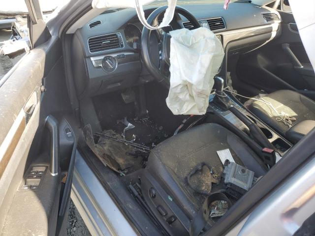 1VWBT7A36HC007074 - 2017 VOLKSWAGEN PASSAT SE SILVER photo 8