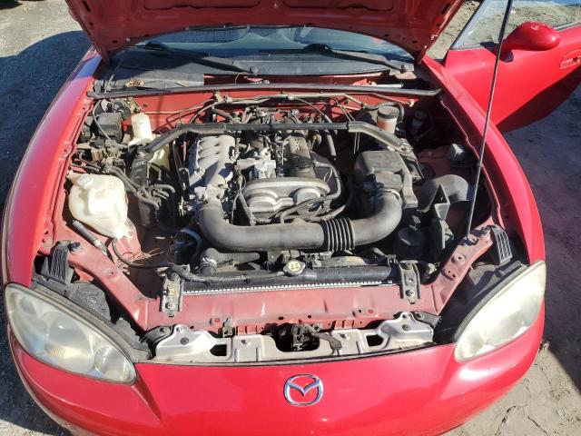 JM1NB353250411315 - 2005 MAZDA MX-5 MIATA BASE RED photo 11