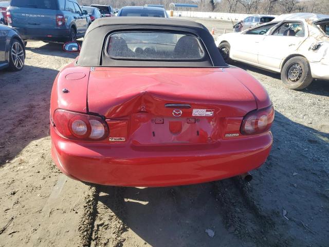 JM1NB353250411315 - 2005 MAZDA MX-5 MIATA BASE RED photo 6