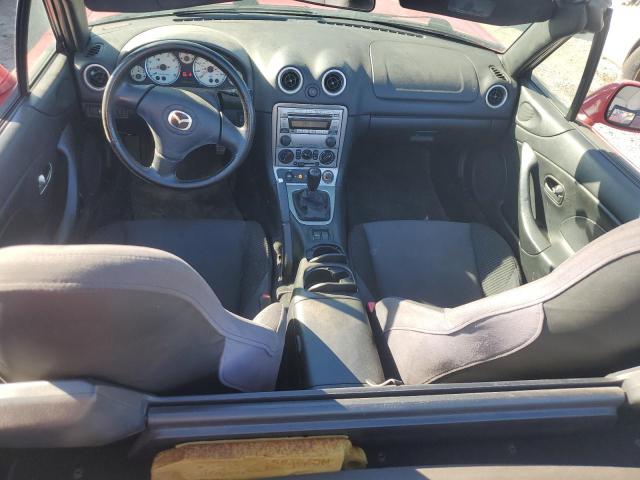 JM1NB353250411315 - 2005 MAZDA MX-5 MIATA BASE RED photo 8