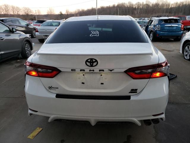 4T1T11BK5PU102780 - 2023 TOYOTA CAMRY SE NIGHT SHADE WHITE photo 6