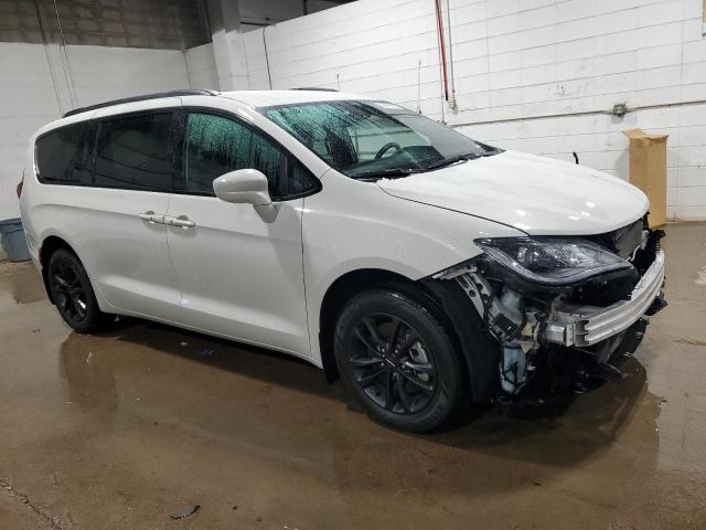 2C4RC3BG6LR290040 - 2020 CHRYSLER PACIFICA TOURING L WHITE photo 4