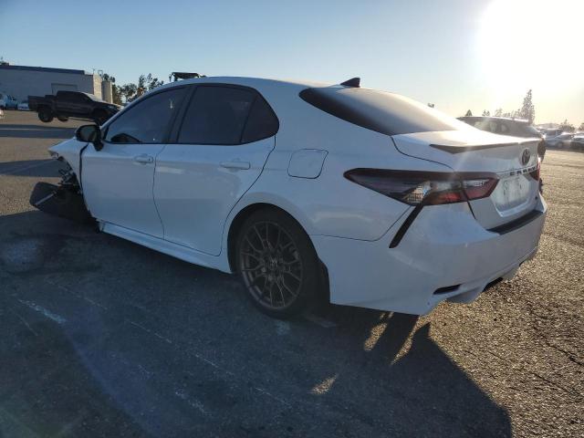 4T1T11AK4RU196039 - 2024 TOYOTA CAMRY SE NIGHT SHADE WHITE photo 2