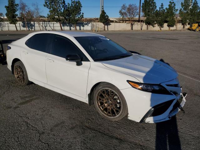 4T1T11AK4RU196039 - 2024 TOYOTA CAMRY SE NIGHT SHADE WHITE photo 4