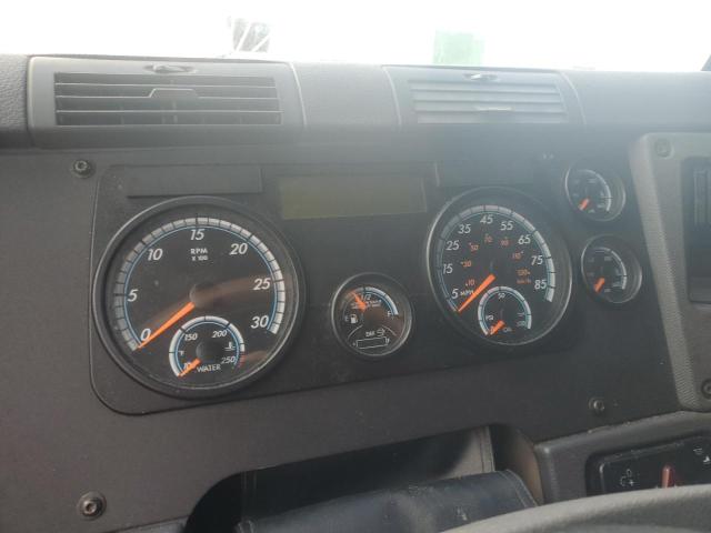 1FUJGLDR5HLHF2353 - 2017 FREIGHTLINER CASCADIA 1 თეთრი ფოტო 8