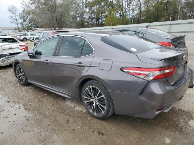 4T1B11HK1JU143434 - 2018 TOYOTA CAMRY L GRAY photo 2