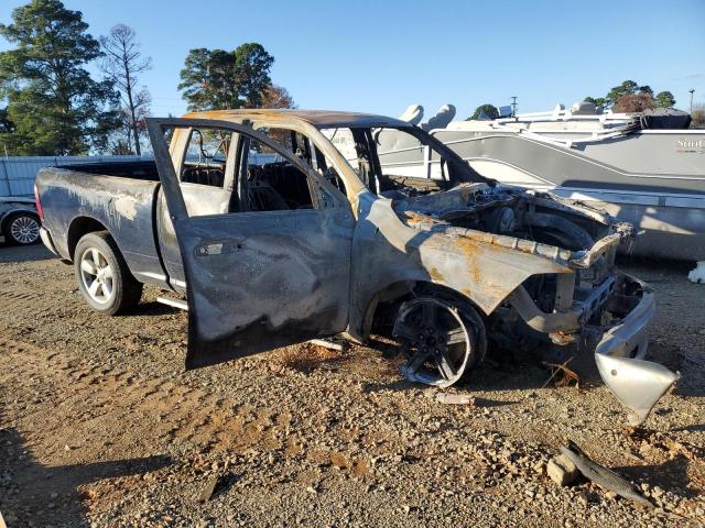 1C6RR7GG2JS311757 - 2018 RAM 1500 SLT Bleu photo 4