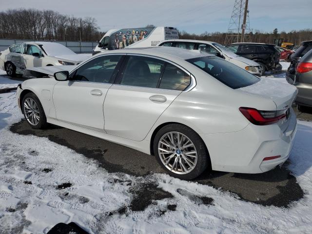 3MW39FS03R8E48431 - 2024 BMW 330XE Белый фото 2