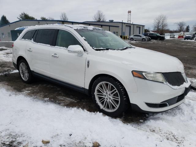 2LMHJ5AT7DBL55855 - 2013 LINCOLN MKT WHITE photo 4