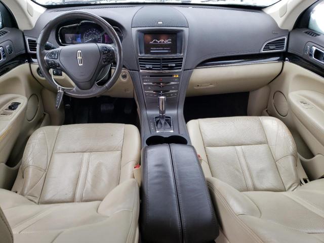 2LMHJ5AT7DBL55855 - 2013 LINCOLN MKT WHITE photo 8