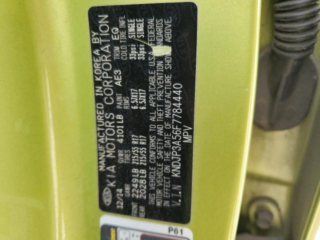 KNDJP3A56F7784440 - 2015 KIA SOUL + GREEN photo 13
