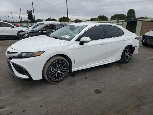 4T1T11AK8RU841761 - 2024 TOYOTA CAMRY SE NIGHT SHADE WHITE photo 1