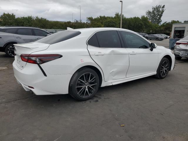 4T1T11AK8RU841761 - 2024 TOYOTA CAMRY SE NIGHT SHADE WHITE photo 3