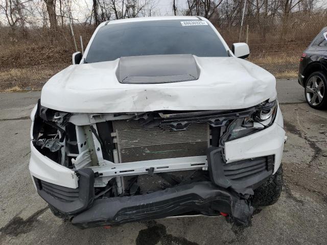 1GCGTEEN2N1213847 - 2022 CHEVROLET COLORADO ZR2 WHITE photo 5