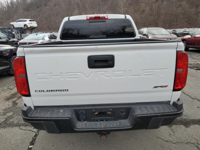 1GCGTEEN2N1213847 - 2022 CHEVROLET COLORADO ZR2 WHITE photo 6